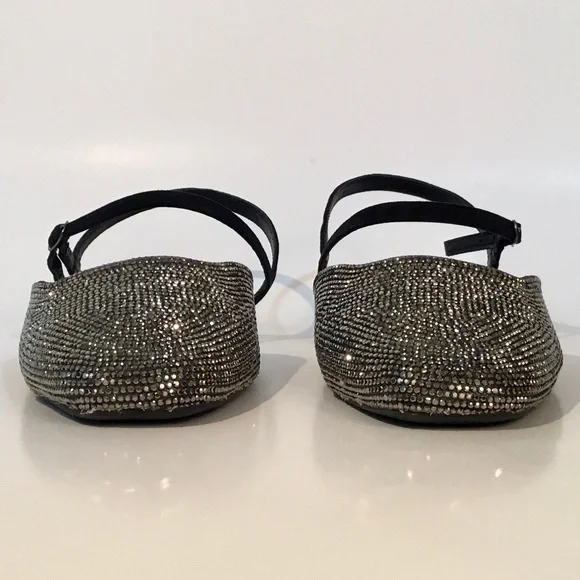 Journee Collection ‘Nysha’ Sandal Flats - Picture 8 of 16